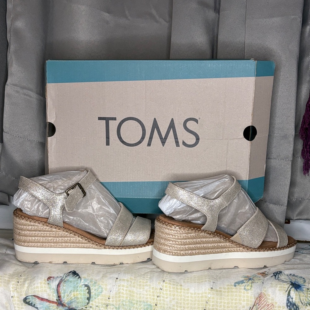 TOMS Women's Glitter Espadrille Wedges